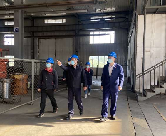 四平市稅務(wù)局局長(zhǎng)于洋、交通銀行四平支行行長(zhǎng)王玉眾一行到我司蒞臨指導(dǎo)